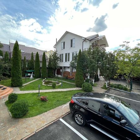 Apartments With Kitchen And Garden Kiev Luaran gambar
