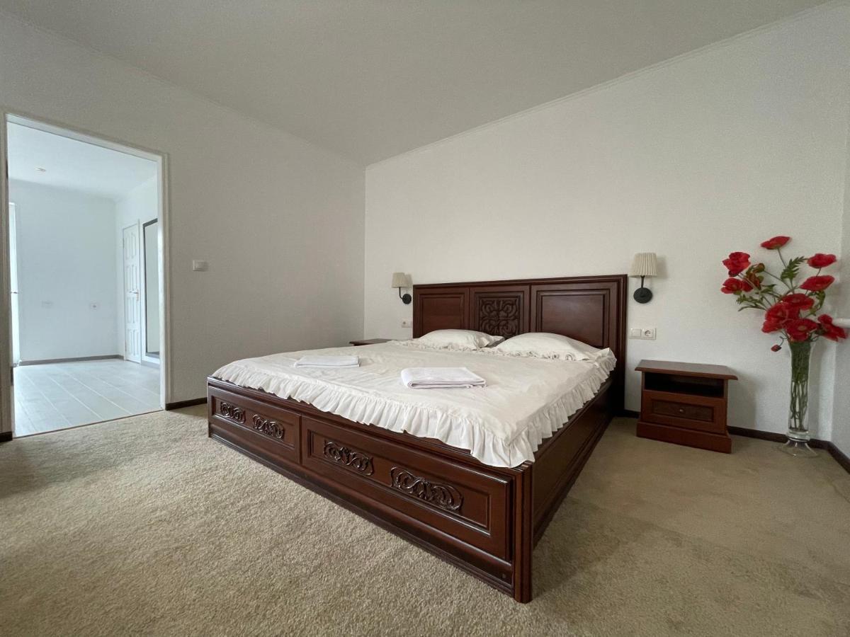 Apartments With Kitchen And Garden Kiev Luaran gambar