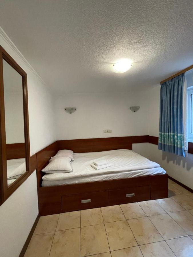 Apartments With Kitchen And Garden Kiev Luaran gambar